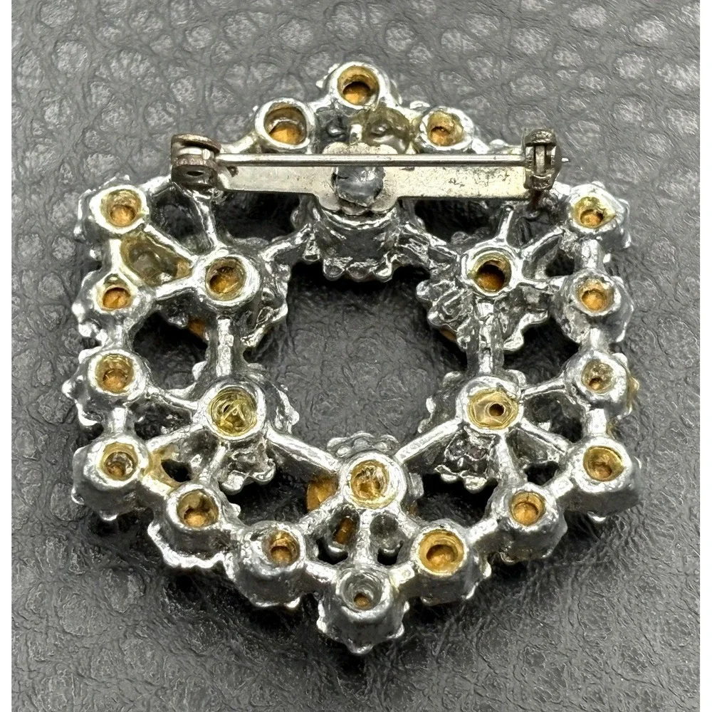Vintage 1950's Clear Rhinestone Brooch Pin Silver Tone Pot Metal Wreath Design